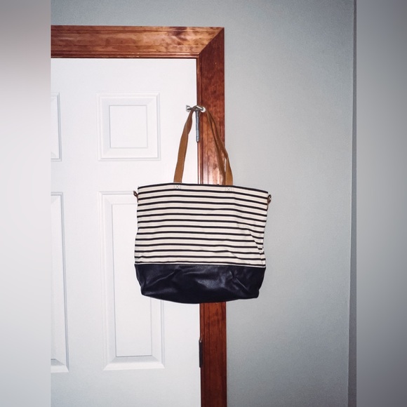 A New Day Striped Beach Tote - Picture 1 of 3